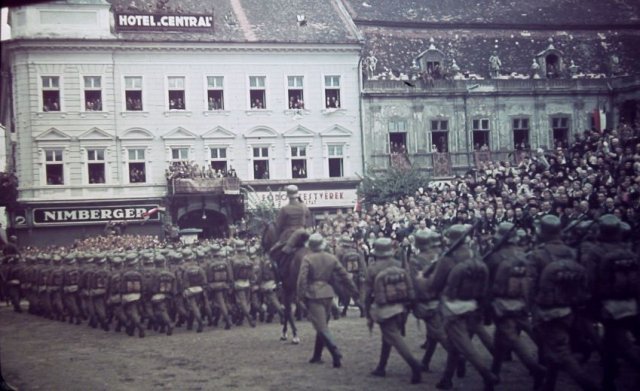 Bevonulás Kolozsvárra- 1940 (Forrás: Fortepan)
